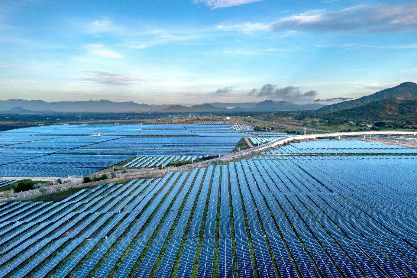 How to Choose the Best Solar Manufacturing Plant for Your Project